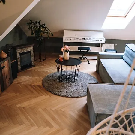Charming Attic In The Heart Of Apartmán *