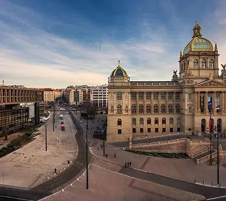 شقة Charming Attic In The Heart Of