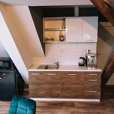 شقة Charming Attic In The Heart Of *