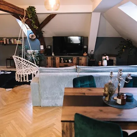 Charming Attic In The Heart Of شقة
