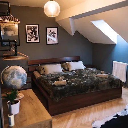 شقة Charming Attic In The Heart Of *