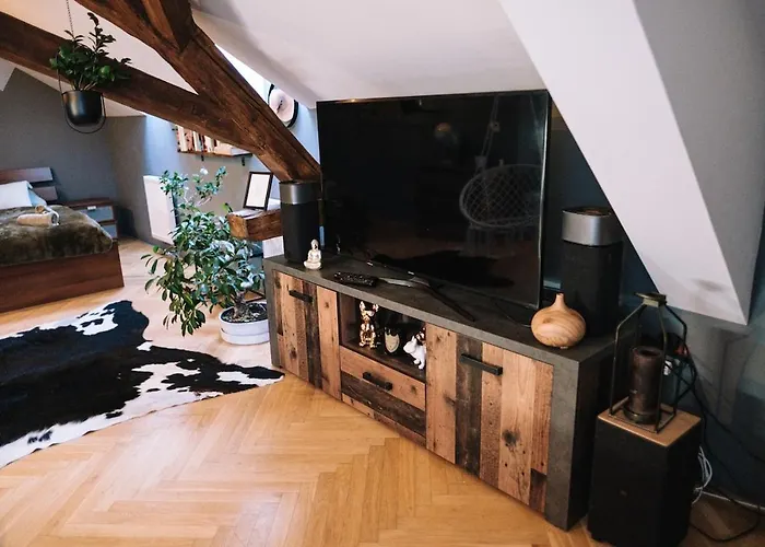 Daire Charming Attic In The Heart Of