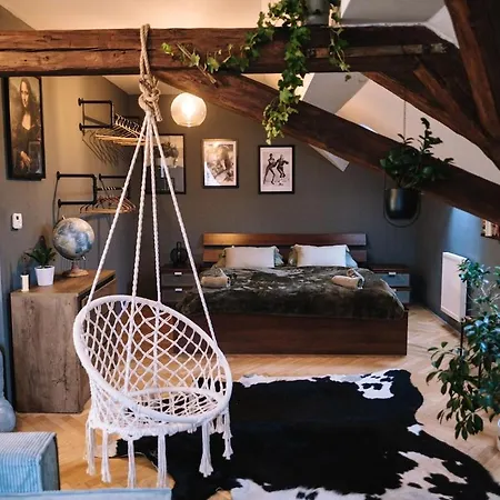 Charming Attic In The Heart Of Apartamento